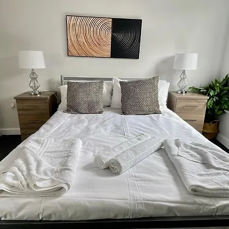 2 Bed Flat Near Deansgate-2